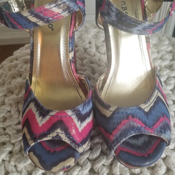 NWOT Gorgeous Multicolour Platform Sandal - Picture 4 of 4